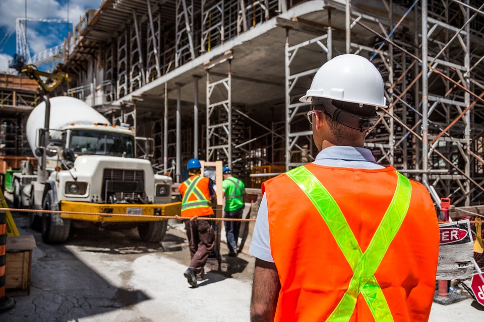 Drones-in-construction-and-mining